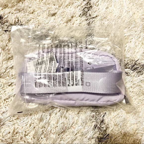 ✨Sold✨Lululemon • Everywhere Belt Bag - Picture 11 of 11